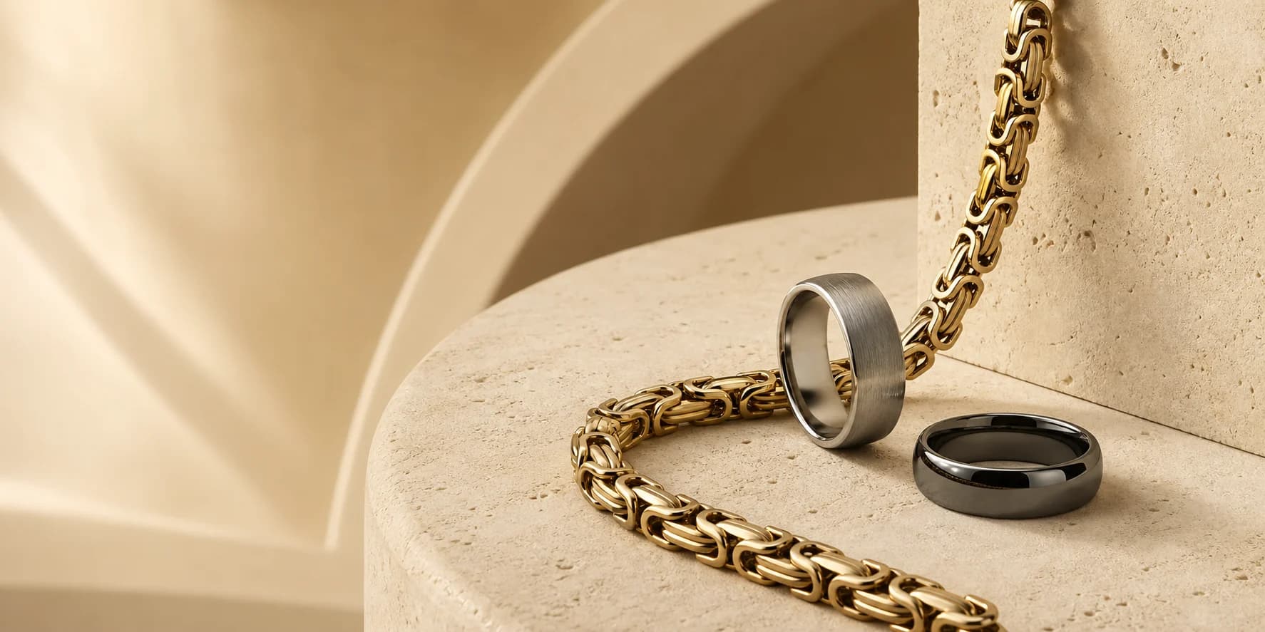 Stainless steel chain with titanium and tungsten rings